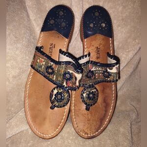 Jack Rogers Majorica Navy Floral sz 8